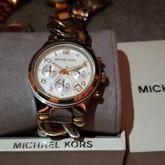 Michael Kors watch - Picture 2 of 3